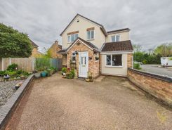 4 bed property, in Worcester WR5, £400,000