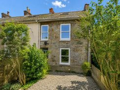 4 bed property, in Clifton Terrace, £290,000