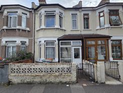 3 bed property, in Sibley Grove, £550,000