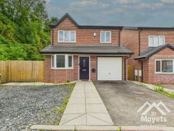4 bed property, in Meadowbrook Rise, £250,000