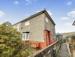 3 bed property, in 36 Ffordd Y Felin, £151,000