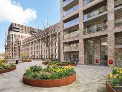 3 bed property, in Chapman House, £450,000