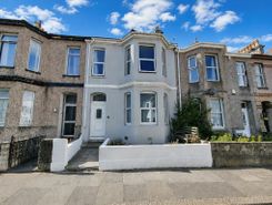 4 bed property, in Langham Place, £230,000