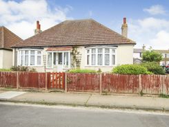 3 bed property, in Cobblers Bridge Road, £325,000