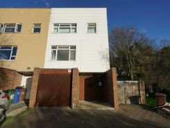 3 bed property, in Boscombe Avenue, £360,000