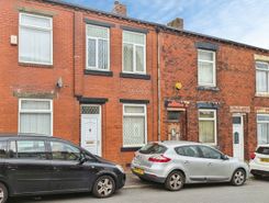 2 bed property, in Darwin Street, £130,000