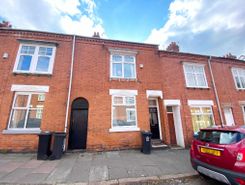 5 bed property, in Hartopp Road, £335,000