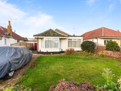 3 bed property, in Crowborough Drive, £500,000