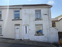 2 bed property, in Rhiwglyn Road, £90,000