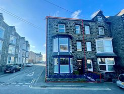 6 bed property, in Marine Road, £300,000
