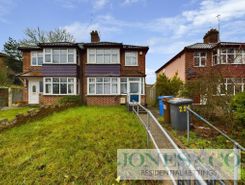 3 bed property, in Aylsham Road, £235,000
