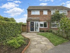 3 bed property, in Lavenham Way, £235,000