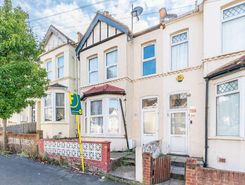 3 bed property, in Lenham Road, £420,000
