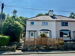 3 bed property, in 12 Ffordd Y Felin, £185,000