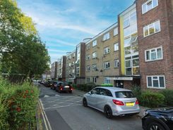2 bed property, in Elmworth Grove, £325,000