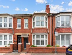 4 bed property, in Danesfield, £500,000