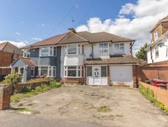 5 bed property, in Courtlands Avenue, £800,000