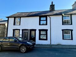 1 bed property, in 2 Meyrick Square, £115,000