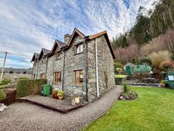 2 bed property, in 2 New Cottages, £215,000