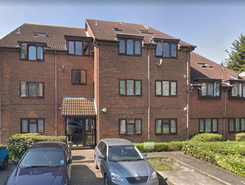 1 bed property, in Reverend Close, £235,000