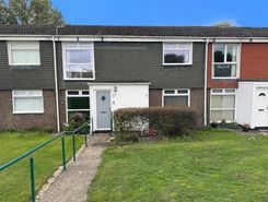 2 bed property, in Glenmeads, £60,000