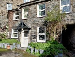 3 bed property, in Murmur Y Dwr, £175,000