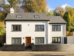 3 bed property, in Brook Cottage, £575,000