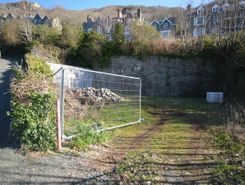 3 bed property, in Plot of land off Bryn Mynach Road with planning permission, £110,000