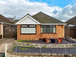 3 bed property, in Ffordd Derwen, £225,000