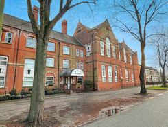 1 bed property, in Boulevard, £60,000