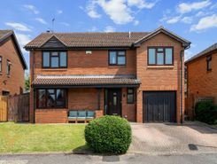 4 bed property, in Cheltenham GL52, £585,000