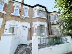 2 bed property, in Vernon Avenue, £435,000
