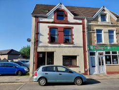 5 bed property, in Gwern Avenue, £270,000
