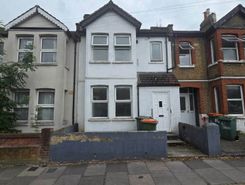 4 bed property, in Sibley Grove, £530,000