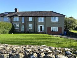 6 bed property, in Dolgoed, £575,000