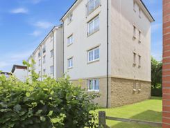 2 bed property, in Drinkwater Crescent, £161,500