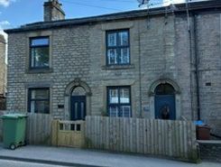 2 bed property, in Huddersfield Road, £169,000