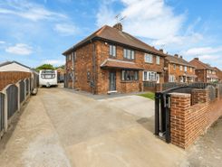 3 bed property, in Osborne Avenue, £190,000