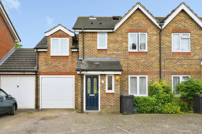 4 bed property, in Turnors, £550,000