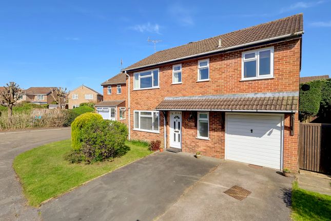 4 bed property, in Stevens Close, £675,000