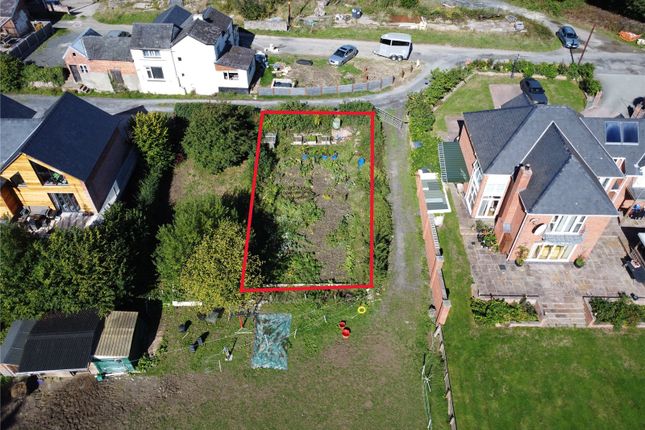 Studio, in Llanllwchaiarn, £35,000