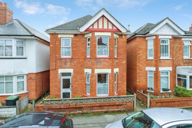 4 bed property, in Abinger Road, £450,000