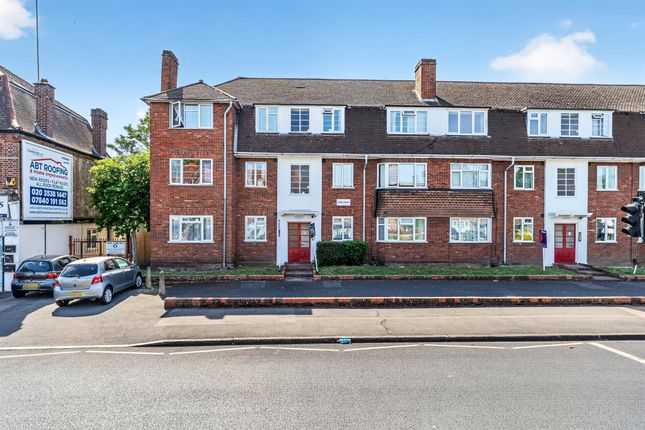 2 bed property, in Central Gardens, £250,000
