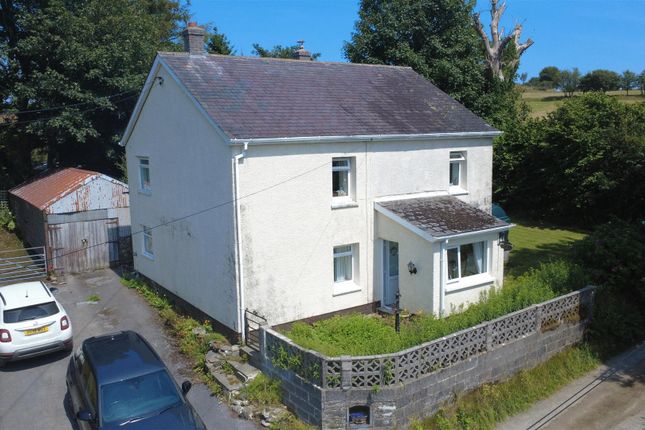 3 bed property, in Tynreithyn, £275,000