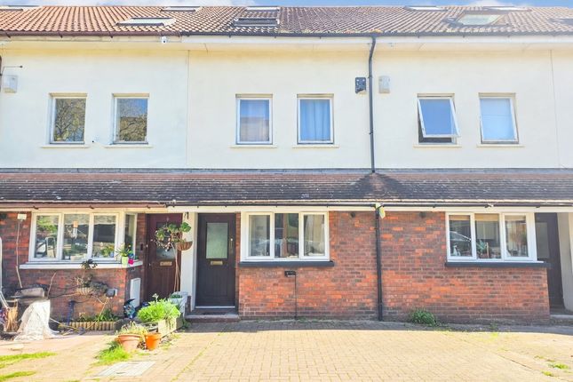 4 bed property, in 9 Shandon Court, £500,000