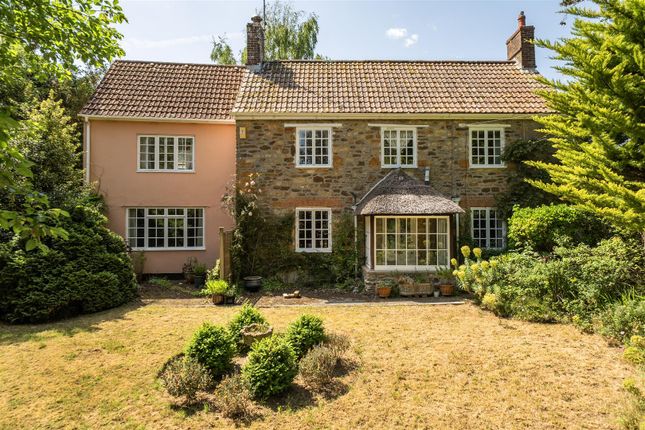 5 bed property, in Pettycrate Lane, £700,000