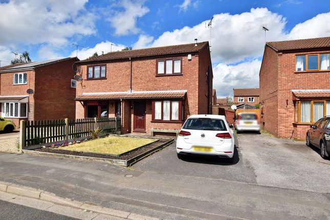 3 bed property, in Dellfield Close, £230,000