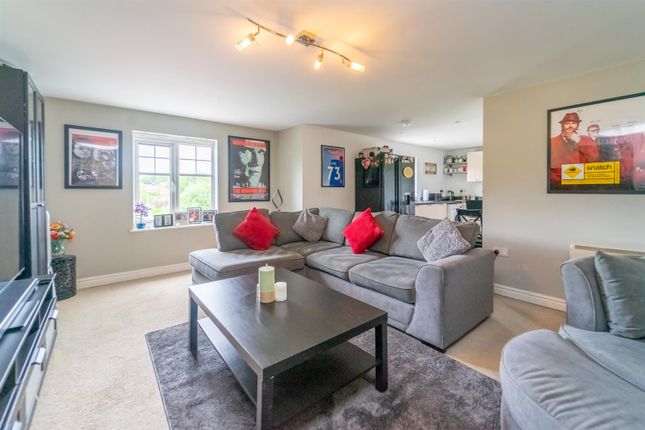 2 bed property, in Clayton Fold, £85,000