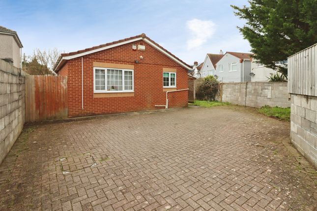 2 bed property, in Whiteway Road, £335,000