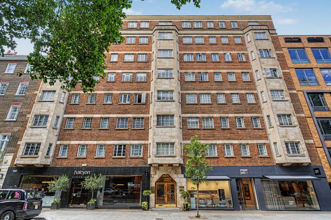 2 bed property, in Wigmore Court, £800,000